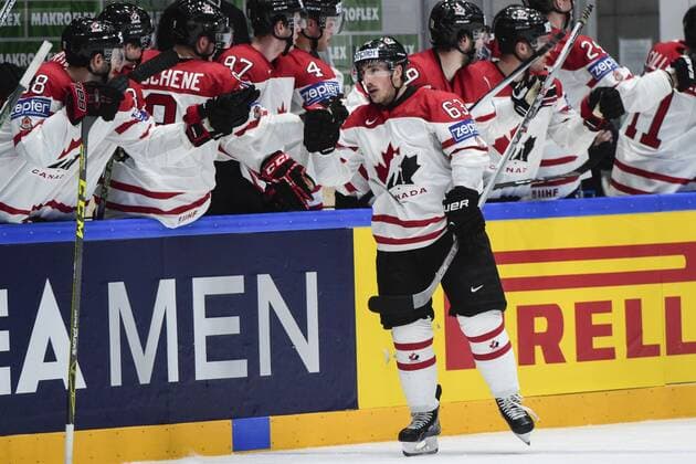160519 Kanadas Brad Marchand jublar efter 3-0 under kvartsfinalen i Ishockey-VM mellan Kanada och Sverige den 19 maj 2016 i St Petersburg.  Copyright: LUDVIGxTHUNMAN BB160519LT084