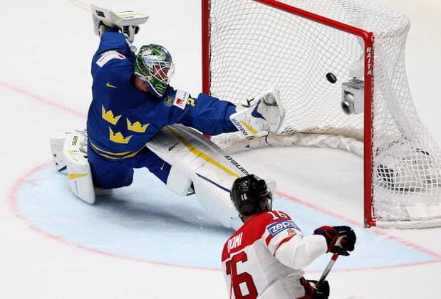 Canada s Max Domi (R) scores past Sweden s goaltender Jacob Markstrom in their 2016 IIHF World Championship WM Weltmeisterschaft quarter-final Ice hockey Eishockey match at the Yubileyny Sports Palace in St. Petersburg, Russia, May 19, 2016. Alexander Deminachuk TASS  TS023C5D