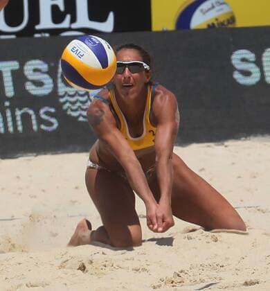 May 19, 2016 - Cincinnati, Ohio, U.S - Josemar Alves of Brazil make a pass on Thu May 19, 2016. As she and her partner Fernanda Alves move on to the next round of the AVP FIVB Cincinnati Open Beach volleyball Beachvolleyball event being played the the Linder Family Tennis Center. AVP FiVB Beach Volleyball Cincinnati Open - ZUMAc199