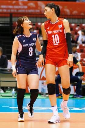 Bilder des Tages - Sport (L-R) Jie-Youn Nam, Yeon-Koung Kim (KOR), MAY 20, 2016 - Volleyball : Women s Volleyball World Final Qualification for the Rio de Janeiro Olympics 2016 match between South Korea 3-1 Peru at Tokyo Metropolitan Gymnasium, Tokyo, Japan. Noxthirdxpartyxsales  (ipha021955)
