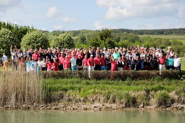 10. Thüringer Charity Open Mühlberg 20.05.16 , Mühlberg, Gut Ringhofen, 10. Thüringer Charity Open, Golf-Benefiz-Turnier, Prominente spielen Golf für den guten Zweck im Bild: Gruppenbild vor dem Turnier