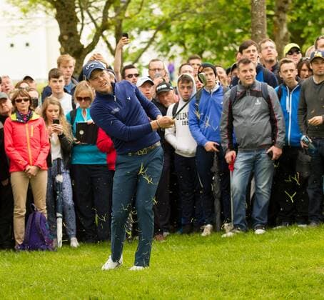20.05.2016. The K Club, Straffan, Co. Kildare, Ireland. Dubai Duty Free Irish Open Golf Championship Round 2. Danny Willett taking his second shot from the rough on the 17th hole. xPeterxFitzpatrickx  ActionPlus11739005