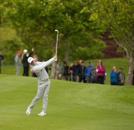 20.05.2016. The K Club, Straffan, Co. Kildare, Ireland. Dubai Duty Free Irish Open Golf Championship Round 2. Rory Mcilroy plays his second shot to the 6th green. xPeterxFitzpatrickx  ActionPlus11739048