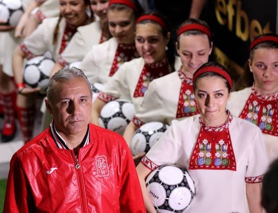Bilder des Tages - SPORT Football. In Sofia, May 20, was the match dedicated to the 50th anniversary of the legendary Bulgarian football player Hristo Stoichkov.