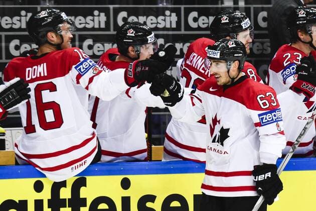 160521 Kanadas Brad Marchand jubelt nach dem 2-0 - Eishockey, WM Halbfinale, Nationalteam Kanada vs USA 21.05.2016 in Moskau.  Copyright: LUDVIGxTHUNMAN BB160521LT058