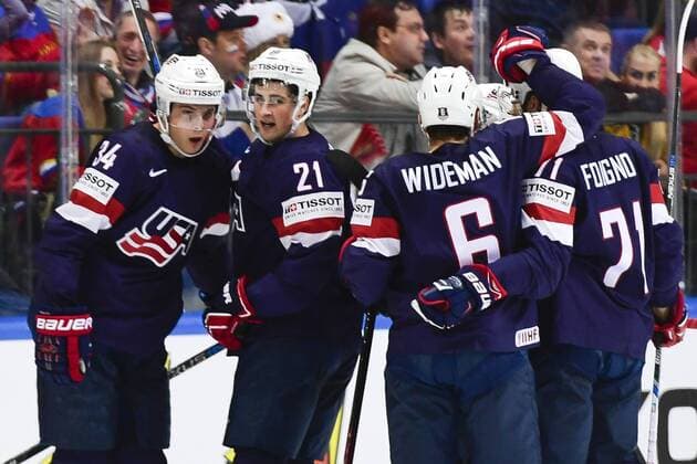 160521 USAs Auston Maathews , Dylan Larkin , Chris Wideman und Nick Foligno jubelt - Eishockey, WM Halbfinale, Nationalteam Kanada vs USA 21.05.2016 in Moskau.  Copyright: LUDVIGxTHUNMAN BB160521LT068