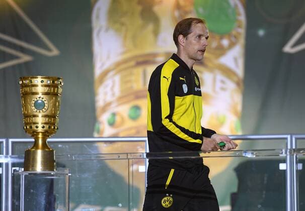 FUSSBALL DFB POKAL FINALE SAISON 2015 2016 in Berlin FC Bayern Muenchen - Borussia Dortmund 21.05.2016 Trainer Thomas Tuchel (Borussia Dortmund) enttaeuscht auf dem Podium 