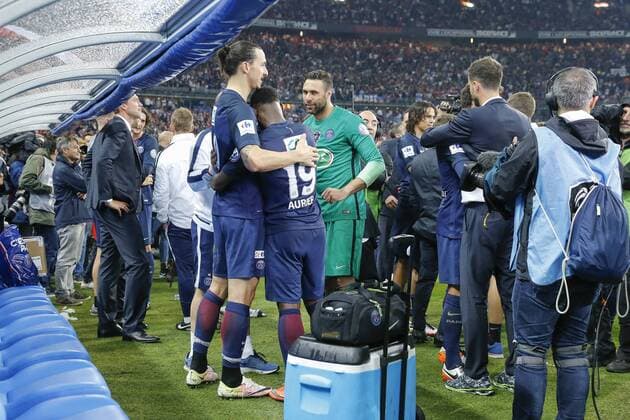 Zlatan Ibrahimovic (psg), Serge Aurier (psg), Salvatore Sirigu (psg) - Fussball Frankreich, Coupe de France, Finale, Olympique Marseille vs. Paris Saint Germain PSG - 21 05 2016 StephaneAllaman Panoramic 