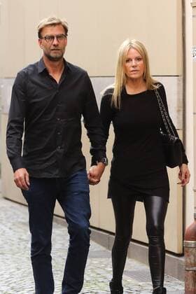 Themen der Woche - Sport Bilder des Tages - SPORT JUERGEN UND ULLA KLOPP AUF DEM WEG ZUR ABSCHIEDSFEIER VON CHRISTIAN HEIDEL IM FRANKFURTER HOF MAINZ 