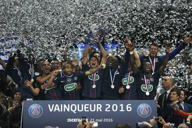 (160522) -- PARIS, May 21, 2016 -- Paris Saint-Germain s players celebrate after winning the French Cup final football match beween Marseille (OM) and Paris Saint-Germain (PSG) on May 21, 2016 at the Stade de France in Paris, Capital of France. Paris Saint-Germain claimed the title with 4-2. ) (SP)FRANCE-PARIS-FRENCH CUP TheoxDuval 