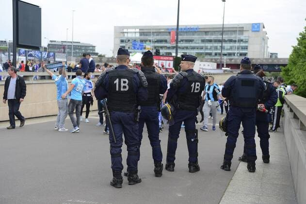 Polizisten am Stade de France - Fussball Frankreich, Coupe de France, Finale, Olympique Marseille vs. Paris Saint Germain PSG 