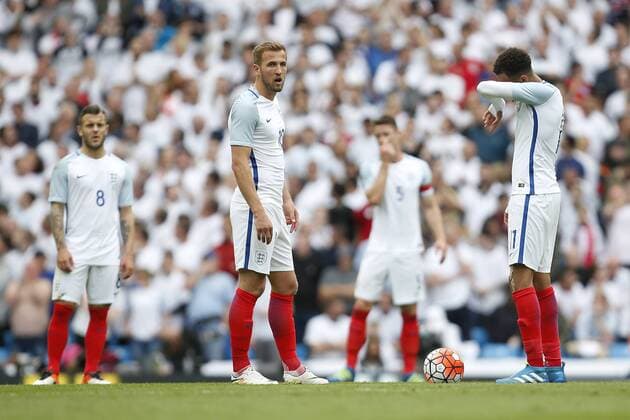 Fußball, Länderspiel, England - Türkei Dejected for Harry Kane of England following the Turkey first goal during the International Friendly Länderspiel match at the Etihad Stadium. Photo credit should read: Philip Oldham Sportimage EDITORIAL USE ONLY. No use with unauthorised audio, video, data, fixture lists, club league logos or live services. Online in-match use limited to 120 images, no video emulation. No use in betting, games or single club league player publications.