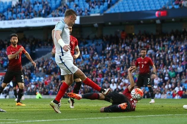 Fußball, Länderspiel, England - Türkei Jamie Vardy of England scores his sides second goal during the International Friendly Länderspiel match at the Etihad Stadium. Photo credit should read: Philip Oldham Sportimage EDITORIAL USE ONLY. No use with unauthorised audio, video, data, fixture lists, club league logos or live services. Online in-match use limited to 120 images, no video emulation. No use in betting, games or single club league player publications.