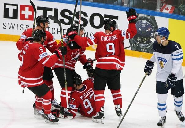 Eishockey, WM Finale, Finnland - Kanada Finland s players (L) celebrate scoring in the 2016 IIHF World Championship WM Weltmeisterschaft final Ice hockey Eishockey match against Canada at VTB Ice Palace in Moscow, Russia, May 22, 2016. Artyom Korotayev TASS  TS0241B8