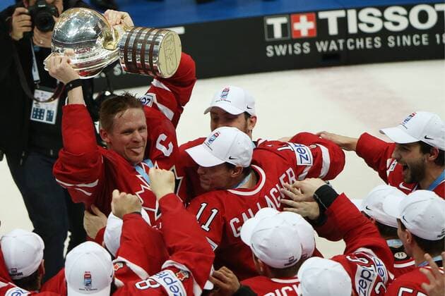 Canada s Corey Perry (L) at an awards ceremony for the 2016 IIHF World Championship WM Weltmeisterschaft final Ice hockey Eishockey match against Finland at VTB Ice Palace in Moscow, Russia, May 22, 2016. The Canadian team won the game 2:0. Artyom Korotayev TASS  TS02423A