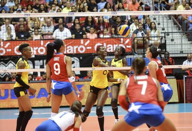 Kenyan players Triza Akuta (C) and Everlyne Makuto (3-R) in action against a Puerto Rico during their match as part of 2016 Women volleyball s Olympic Qualifying Tournament at Coliseo Roberto Clemente pavilion in San Juan, Puerto Rico, on 22 May 2016. Puerto Rico qualified for Rio Olympic Games Olympische Spiele Olympia OS for the first time ever after defeating Kenya 25-8, 25-23, 25-15. Puerto Rican women s volleyball team qualifies for Rio Olympic Games for the first time ever !ACHTUNG: NUR REDAKTIONELLE NUTZUNG!  20160523-635995906596250181