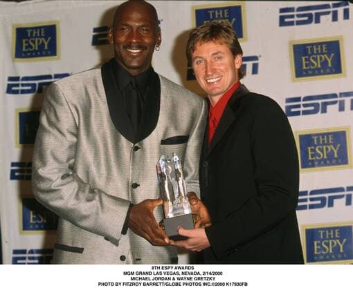 Jan. 1, 2011 - 8TH ESPY AWARDS.MGM GRAND LAS VEGAS, NEVADA, 2 14 2000.MICHAEL JORDAN & WAYNE GRETZKY. FITZROY BARRETT 2000 K17930FB MICHAEL JORDAN ROUND UP - ZUMAg49_