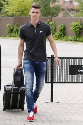 EURO 2016, Zusammenkunft Nationalteam Spanien Spain national team Nationalteam defender Diego Llorente at his arrival to the Las Rozas Sports City, in the outskirts of Madrid, 23 May 2016. Spain soccer team starts training in preparation for the UEFA EURO EM Europameisterschaft Fussball 2016 soccer championship in France. SPAIN NATIONAL teamSTARTS TRAINING FOR THE UEFA EURO 2016 !ACHTUNG: NUR REDAKTIONELLE NUTZUNG!  20160523-635996257106546337
