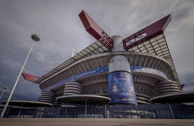 Fußball, Champions League Finale, Giuseppe Meazza Stadion in Mailand Italy: Giuseppe Meazza stadium - Champion League Giuseppe Meazza stadium (also known as San Siro) will host the Champions League final between Real Madrid Cub de Futbol and Club Atletico De Madrid.  NicolòxCampo