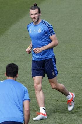 Fußball, CL Finale, Real Madrid Training Real Madrid s Welsh midfielder Gareth Bale takes part in a training session at the Valdebebas s sports complex in Madrid, Spain, 24 May 2014. Real Madrid will face Atletico Madrid in the UEFA Champions League final at the San Siro stadium in Milano, Italy, on 28 May. Real Madrid training session !ACHTUNG: NUR REDAKTIONELLE NUTZUNG!  20160524-635996886392177323