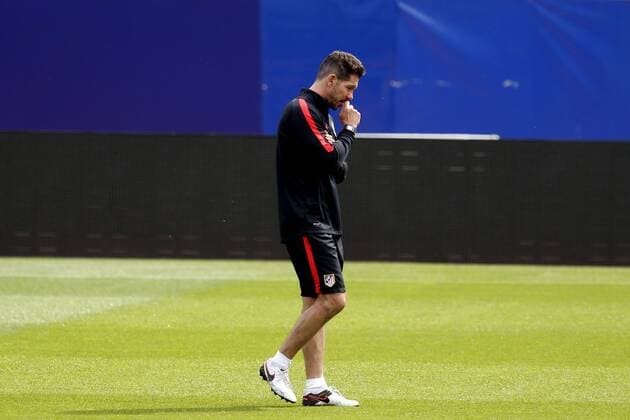 Fußball, CL Finale, Atletico Madrid Training Atletico de Madrid shead coach Diego Pablo Simeone leads a team training session at Vicente Calderon stadium in Madrid, Spain, 24 May 2016, to prepare the 2016 UEFA Champions League final against Real Madrid at Guiseppe Meazza stadium in Milan, Italy on 28 May 2016. Atletico de Madrid s training session !ACHTUNG: NUR REDAKTIONELLE NUTZUNG!  20160524-635996887162972149
