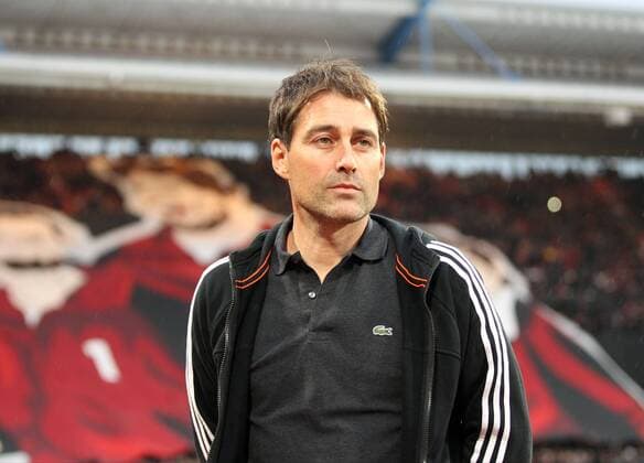 Fussball, Bundesliga-Relegation, Rückspiel, Saison 2015 2016, Herren, Deutschland, 23.05.2016 1. FC Nürnberg - Eintracht Frankfurt 0-1, Trainer Rene Weiler, 1. FC Nürnberg , im Hintergrund, dahinter, hinten, Choreographie,