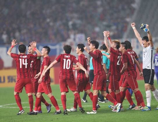(160524) -- SHANGHAI, May 24, 2016 -- Players of China s Shanghai SIPG celebrate after winning the second round of 1 8 finals against Japan s FC Tokyo at the Asian Football Confederation (AFC) Asian Champions Legaue in Shanghai, China, on May 24, 2016. Shanghai SIPG won 1-0. ) (SP)CHINA-SHANGHAI-AFC CHAMPIONS LEAGUE FanxJun 