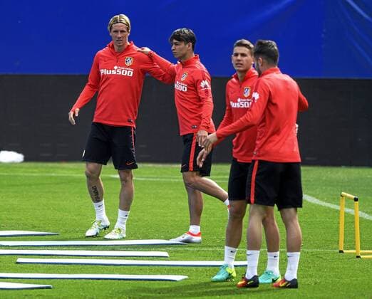 Atletico Madrid training session at Vicente Calderon. In this picture, Fernando Torres and Oliver Torres. xJUANxAGUADOx 