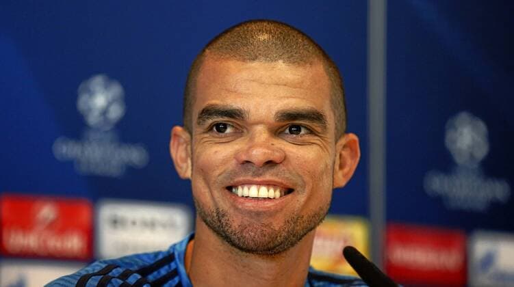 Pepe attends press conference PK Pressekonferenz xÃngelxRiverox 