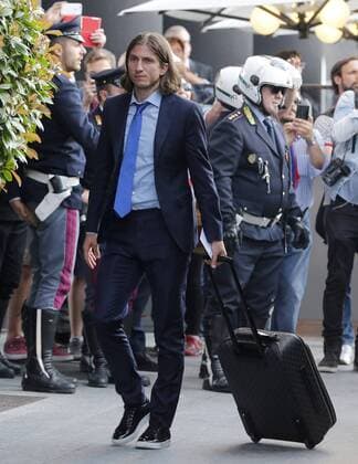 Fußball, Champions League, Ankunft Atletico Madrid in Mailand Atletico de Madrid s defense Filipe Luis Kasmirski arrives at the hotel where the team will stay, before next Saturday s Champions League Final against Real Madrid, in Milano, Italy, 26 May 2016. ATLETICO DE MADRID ARRIVES IN MILAN !ACHTUNG: NUR REDAKTIONELLE NUTZUNG!  MIL008 20160526-635998919714440002