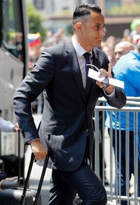 Real Madrid s Costa Rican goalie Keylor Navas arrives to a hotel in Milan (Italy) on 27 May 2016. The Champions League soccer final between Real Madrid and Atletico Madrid will be held at the San Siro stadium on 28 May. REAL MADRID ARRIVES TO MILAN !ACHTUNG: NUR REDAKTIONELLE NUTZUNG!  20160527-635999549768751271