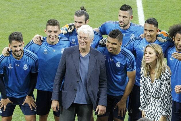 American actor Richard Gere and his girlfriend Alejandra Silva with Real Madrid s players during Champions League 2015 2016 training session. May 27,2016.  (20160527134)