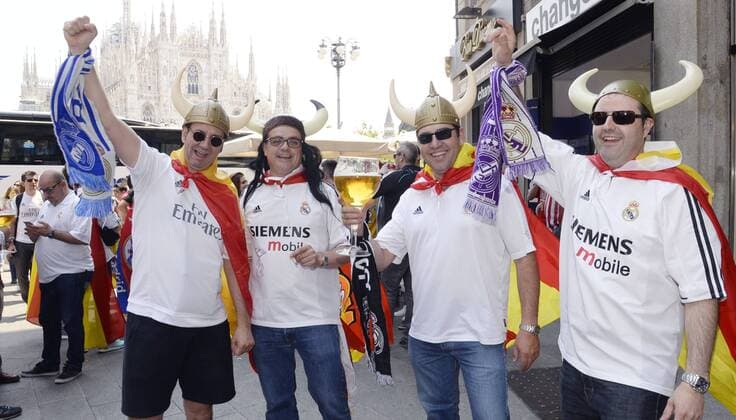 Milano 28 05 2016 - finale Champions League Real Madrid-Fans auf der Piazza Duomo 