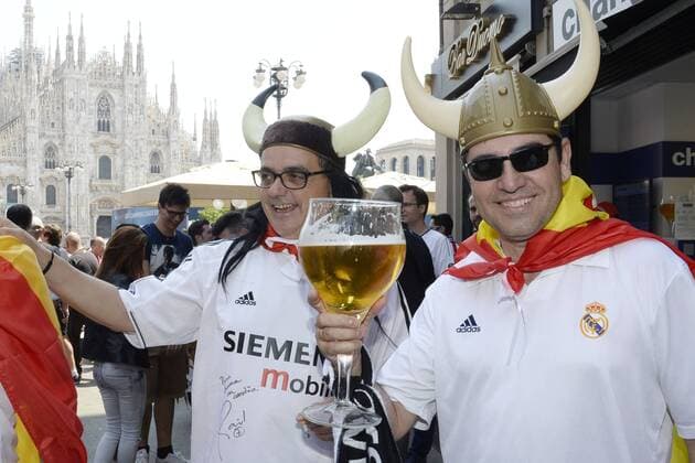Milano 28 05 2016 - finale Champions League Real Madrid-Fans auf der Piazza Duomo 