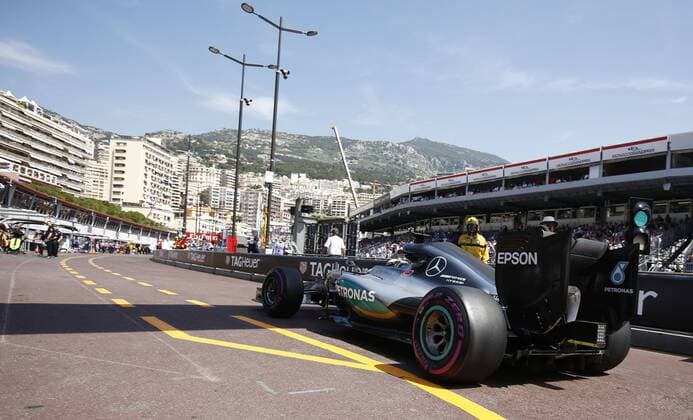 Motorsports: FIA Formula One World Championship WM Weltmeisterschaft 2016, Grand Prix of Monaco, 44 Lewis Hamilton (GBR, Mercedes AMG Petronas Formula One Team), xHOCHxZWEIx