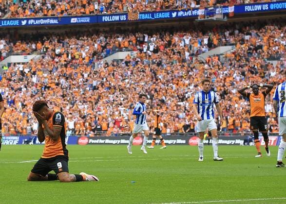 28.05.2016. Wembley Stadium, London, England. Skybet Championship Play Off Final. Sheffield Wednesday versus Hull. Hull City Forward Abel Hern& xe1;ndez misses a chance to make to 1-0 Hull xMarkxKertonx  ActionPlus11742662
