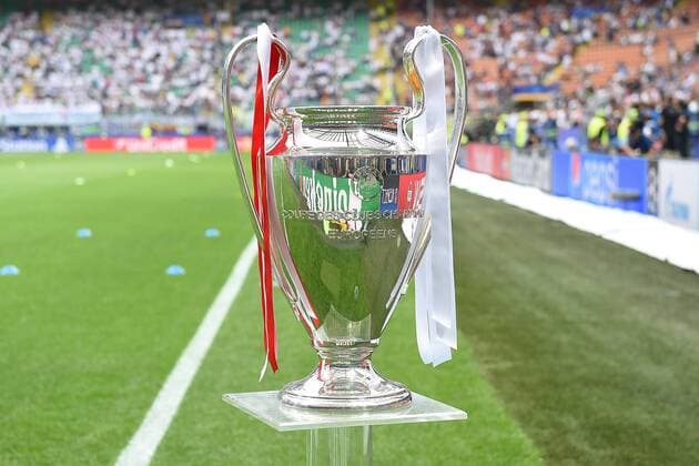 Fußball Champions League Finale Real Madrid - Atletico Madrid am 28.05.2016 im Giuseppe-Meazza-Stadion in Mailand Der Champions League Pokal xRx