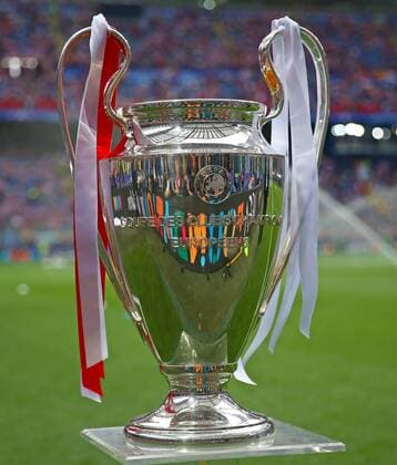 28.05.2016, Fussball Champions-League Finale 2016, Real Madrid - Atletico Madrid, im Guiseppe Meazza Stadion in Mailand (Italien). Der Championsleague-Pokal steht schon bereit. 