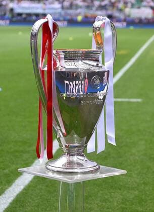 FUSSBALL CHAMPIONS LEAGUE FINALE SAISON 2015 2016 Real Madrid - Atletico Madrid 28.05.2016 Der Champions League Pokal steht im Giuseppe-Meazza-Stadion in Mailand 