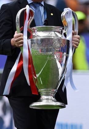 FUSSBALL CHAMPIONS LEAGUE FINALE SAISON 2015 2016 Real Madrid - Atletico Madrid 28.05.2016 Der Champions League Pokal 