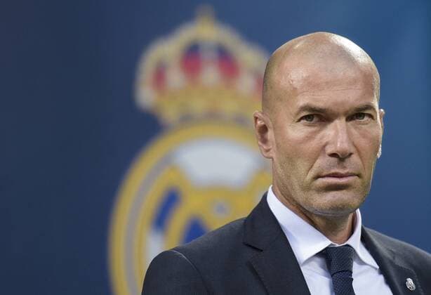 160528 Real Madrids tränare Zinedine Zidane under finalen i Champions League mellan Real Madrid och Atletico Madrid den 28 maj 2016 i Milano.  Copyright: JOELxMARKLUND BB160528JM021