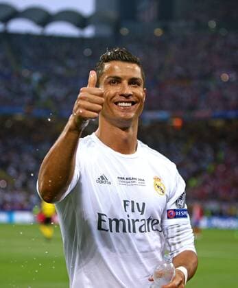 28.05.2016, Fussball Champions-League Finale 2016, Real Madrid - Atletico Madrid, im Guiseppe Meazza Stadion in Mailand (Italien). Christiano Ronaldo (Real Madrid) grüßt vor dem Spiel seine Fans. 