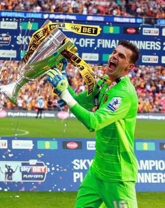 Championship Play-Off Final - Hull City v Sheffield Wednesday . . London, UK . . 28.05.2016 Eldin Jakupovic (HC) celebrates with the trophy at the end of the game. 