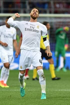 Fußball Champions League Finale Real Madrid - Atletico Madrid am 28.05.2016 im Giuseppe-Meazza-Stadion in Mailand Torjubel zum 1:0 durch Sergio Ramos ( Real Madrid ) xRx