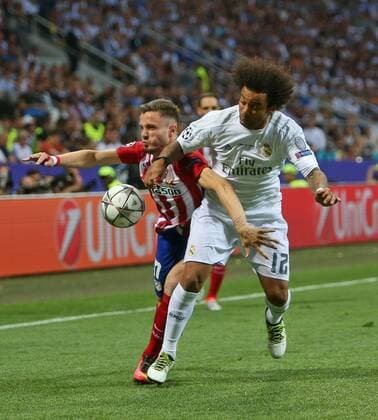 28.05.2016, Fussball Champions-League Finale 2016, Real Madrid - Atletico Madrid, im Guiseppe Meazza Stadion in Mailand (Italien). v.li: Saul Niguez (Atletico Madrid) gegen Marcelo (Real Madrid). 