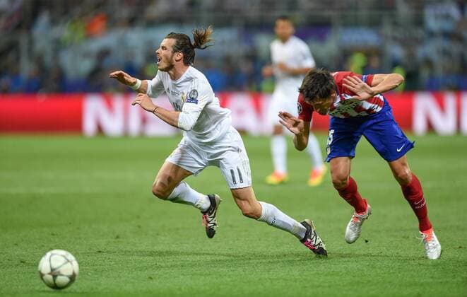 FUSSBALL CHAMPIONS LEAGUE FINALE SAISON 2015 2016 Real Madrid - Atletico Madrid 28.05.2016 Gareth Bale (li, Real Madrid) gegen Stefan Savic (re, Atletico Madrid) 