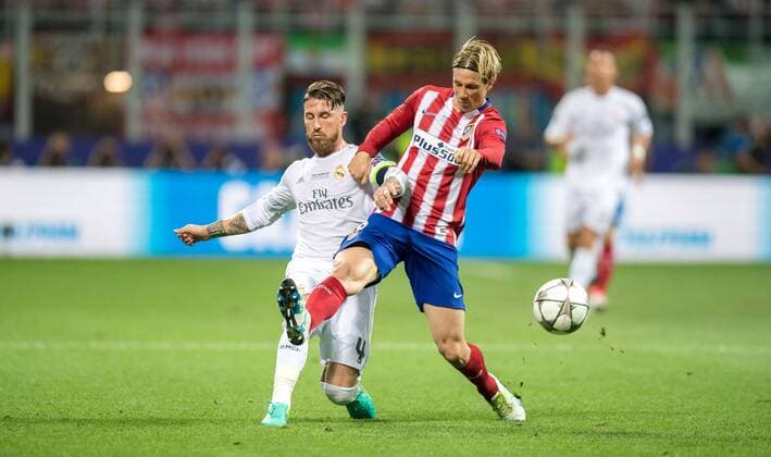 28. Mai 2016: Mailand, Giuseppe Meazza Stadion: Fussball UEFA Champions League, Finale: Real Madrid - Atletico Madrid: Atleticos Fernando Torres (rot) gegen Reals Sergio Ramos.
