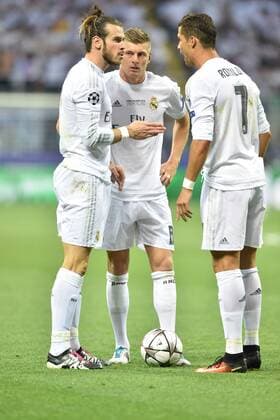 Bilder des Tages - SPORT Real Madrid Forward, Cristiano Ronaldo dos Santos - RONALDO, number 7 . Real Madrid Midfielder, Toni Kroos - KROOS, number 8. Real Madrid Midfielder, Gareth Frank Bale - BALE, number 11. Round FINAL of the CHAMPIONS league soccer match between Real Madrid - Atletico de Madrid at the Giuseppe Meazza estadium San Siro Milan - Italy by May 28 2016.  xMiguelxLopezx x SOCCERxSPAINx