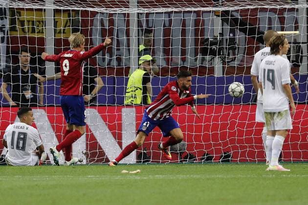 Atletico de Madrid s Belgian midfielder Yannick Ferreira-Carrasco (C) celebrates his 1-1 goal before Real Madrid during the UEFA Champions League final match at San Siro stadium in Milan, Italy, 28 May 2016. REAL MADRID VS ATLETICO DE MADRID !ACHTUNG: NUR REDAKTIONELLE NUTZUNG!  MIL113 20160528-636000723158101400