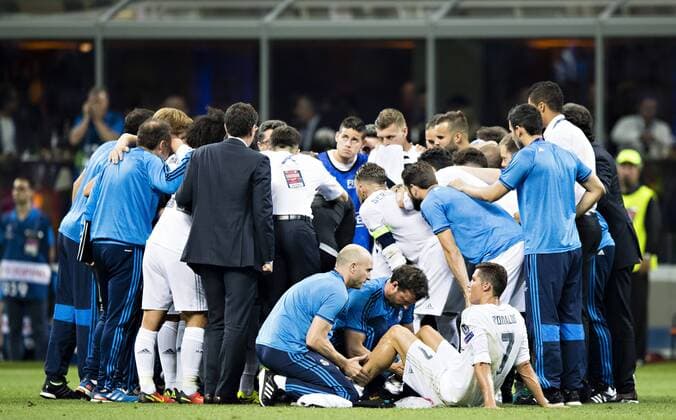 Mailand, 28.05.2016, Giuseppe Meazza Cristiano Ronaldo (Real) lässt sich behandeln während des Teamkreises Real Madrid - Atletico Madrid mm